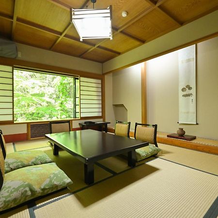 Osakaya Ryokan Kusacu Exteriér fotografie