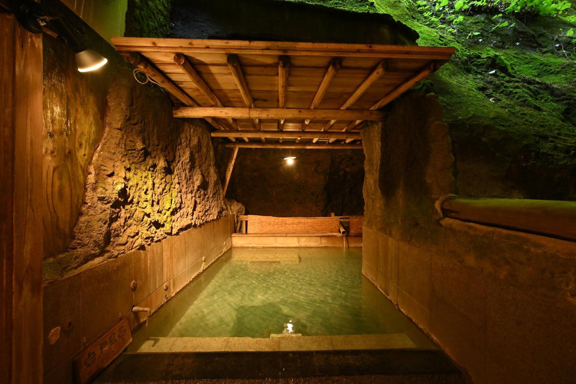 Osakaya Ryokan Kusacu Exteriér fotografie