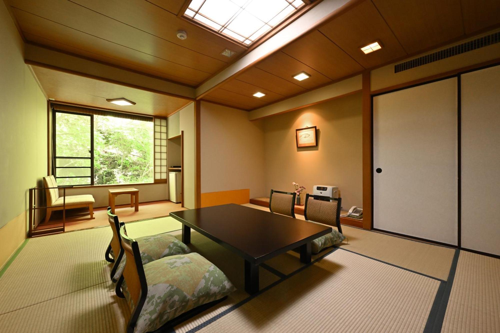 Osakaya Ryokan Kusacu Exteriér fotografie