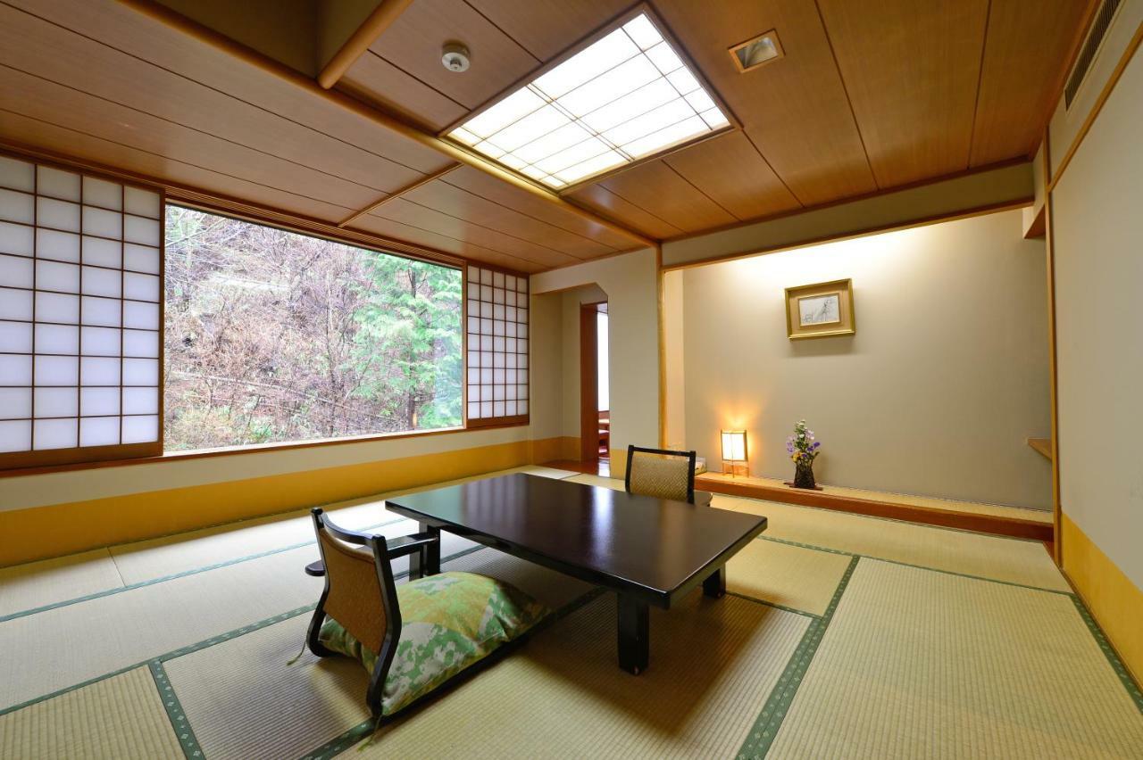 Osakaya Ryokan Kusacu Exteriér fotografie